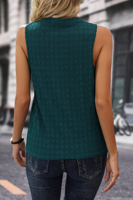 Notch & Drip Tank – Textured Sleeveless Classic with Edge
